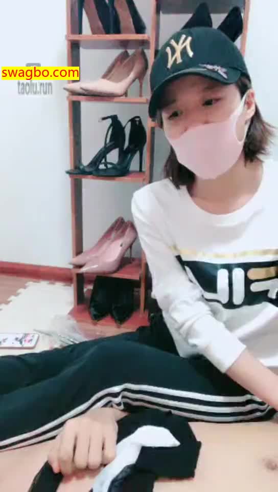 【10.27】求操的快递员【34分钟】【冷颜女王】 -套路艾彩视频