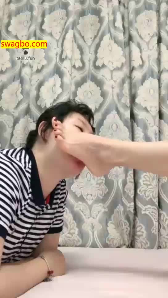 【歌迪丝S】离开大连前女奴最后的侍寝，口舌屁眼脚【34分钟】【高清】