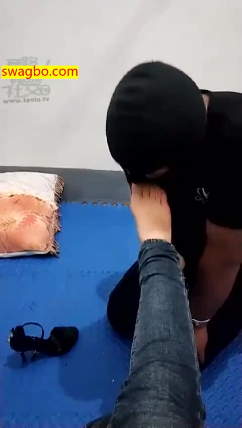 踩踏新收的奴_夫妻娜主 -套路艾彩视频