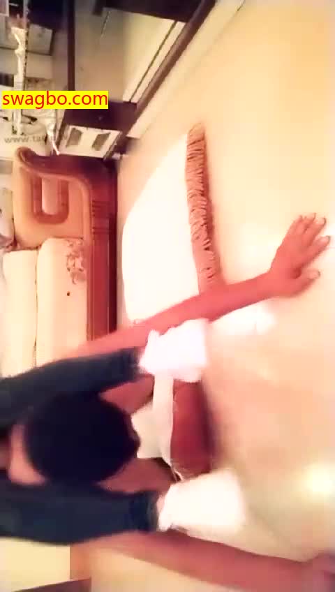 小板鞋踩踏，播完睡觉_夫妻娜主 -套路艾彩视频