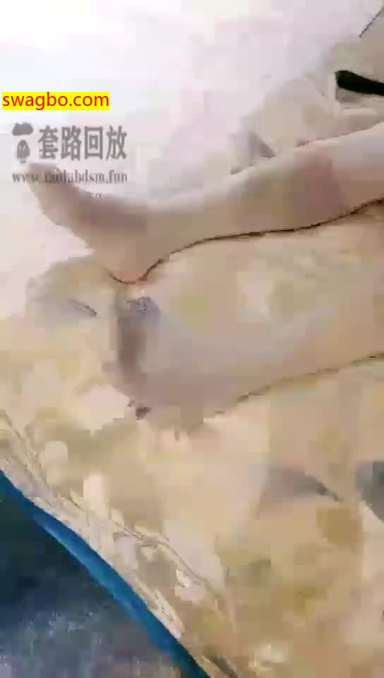 【VINNIE维妮】调教绿妻虐母物，跪拜钻跨遛狗口爆舔足喂食（下）【50分钟】 -套路艾彩视频