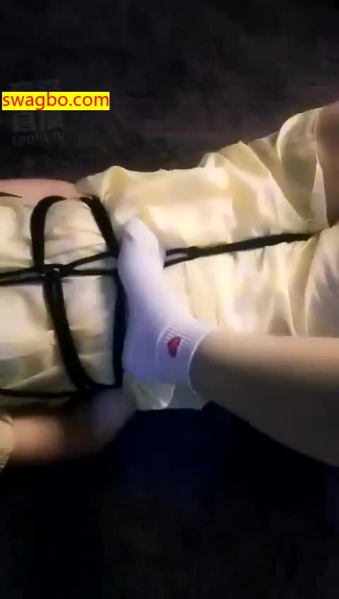 教训勾引男人的学姐__-Vinnie维妮1 -套路艾彩视频