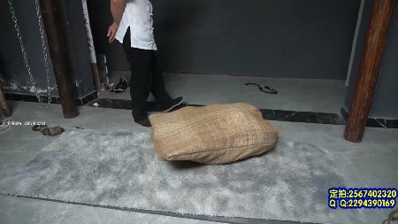 【mj影视】麻袋绑匪1~潼潼主演 -套路艾彩视频