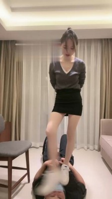 【筱月S】数据线抽爪子/抽哭 bf18961 -套路艾彩视频