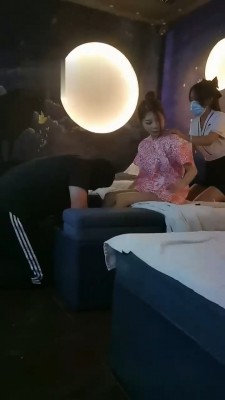 【美帝】当着素人技师的面调狗 bf18820 -套路艾彩视频