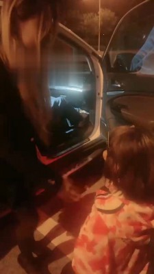 【开发素人】户外路边和闺蜜调母狗 bf18679 -套路艾彩视频