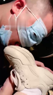 【风吟女神】夜跑后让奴舔脏鞋臭袜 bf18149 -套路艾彩视频
