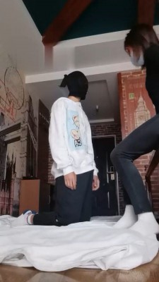 【S奶欲】吊打贱狗棉袜深喉 bf18201 -套路艾彩视频