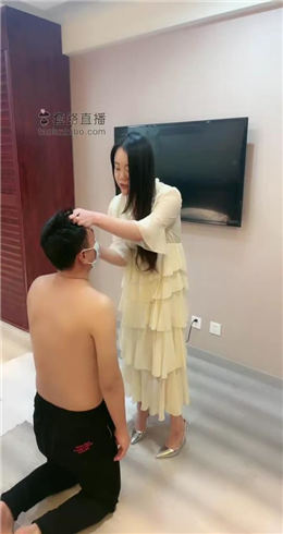 【逗逗】胶带捆绑强制吞咽脏东西 bf5810 -套路艾彩视频
