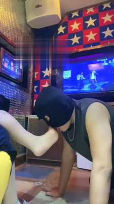 【YJ月玖儿】KTV制服丝袜诱惑羞辱狗同事 bf18023 -套路艾彩视频