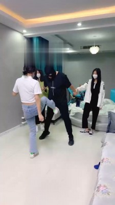 【精神小妹】多位素人学生S暴力提档 bf17885 -套路艾彩视频
