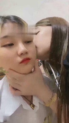 【领主老大】发骚女奴被驯化成擦鞋器 bf17437 -套路艾彩视频