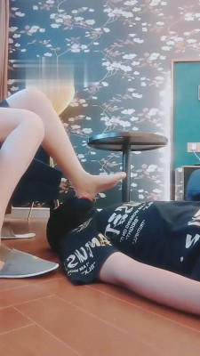【酱酱子s】学生S小白鞋肉丝羞辱调 bf15691 -套路艾彩视频