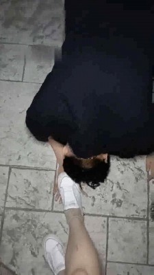 【上海户外go】户外给高颜值女菩萨舔脚 bf15350 -套路艾彩视频