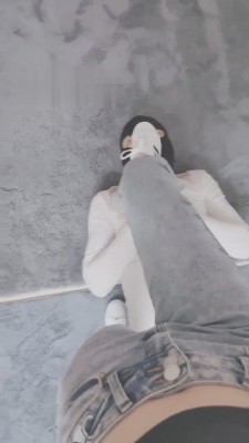 【灵竹】牛仔裤小白鞋开发 bf15012 -套路艾彩视频