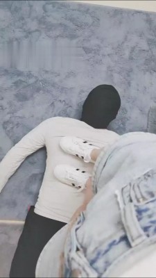 【灵竹】小白鞋开发贱狗 bf14978 -套路艾彩视频