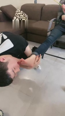 【领主老大】教素人模特暴力虐待狗 bf14558 -套路艾彩视频