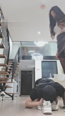【梓晨】偷鞋狗的下场 bf14214 -套路艾彩视频