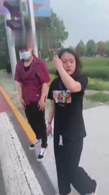 【逗逗】户外抓住偷拍狂惩罚虐 bf13809 -套路艾彩视频