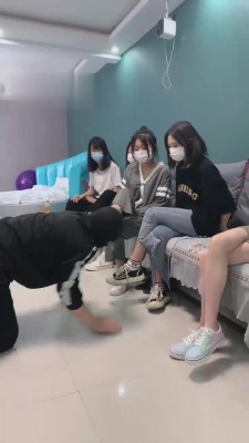 【精神小妹】精彩-学生妹原味鞋袜群调 bf12957 -套路艾彩视频