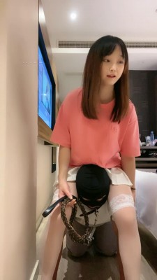【悦主大人】白丝小萝莉把学长训成狗 bf12415 -套路艾彩视频