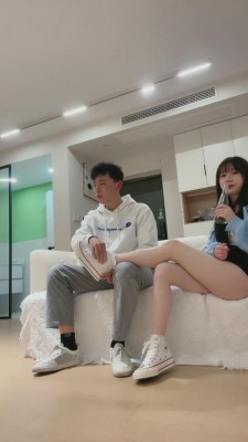 【樱桃大大】变态同学来家中坐客 bf4216 -套路艾彩视频