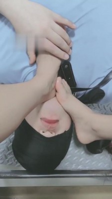 【兰芯大大】狗笼囚禁恋足畜生 bf3536 -套路艾彩视频