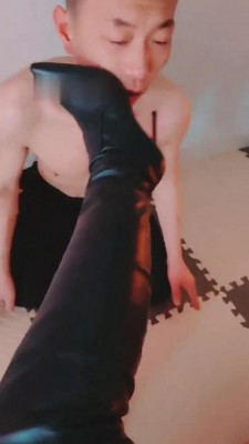 【魅影女神】原味丝袜长皮靴粗口羞辱捆绑起来虐贱货 bf7586 -套路艾彩视频