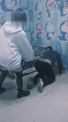 【开发素人】极品美女小刘暴力tj男神 bf7332 -套路艾彩视频