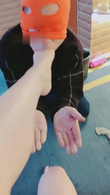 【东营天香百合】贱狗跪下来拜年 bf7805 -套路艾彩视频