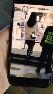 【梵高】舔鞋钻跨闻脚路人小姐姐 bf7670 -套路艾彩视频