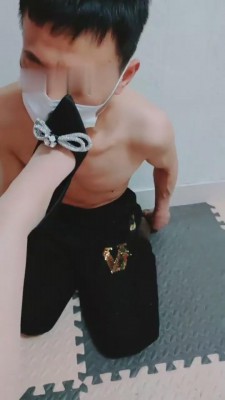 【魅影女神】带锁的贱狗特别贱 bf9034 -套路艾彩视频