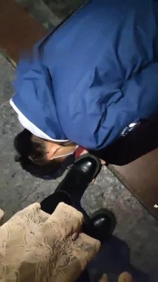 【梵高】成功三个美女路人踩踏 bf9041 -套路艾彩视频