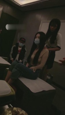 【仙女殿下】足疗店当着素人面虐狗 bf7219 -套路艾彩视频