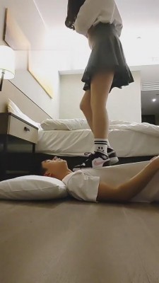 【武汉小主】运动女神全体重踩踏/原味羞辱 bf6993 -套路艾彩视频