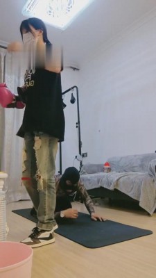 【暴力美学】AJ学生主拿狗当出气筒-拳击/坐脸/圣水 bf6938 -套路艾彩视频