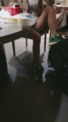 【丹祖宗】刺激劲爆-海底捞玩母狗 bf6452 -套路艾彩视频