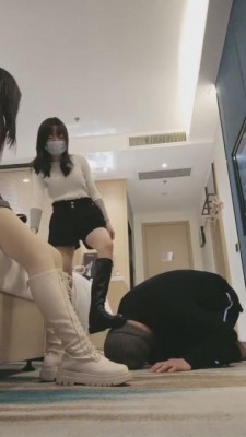 【00后小主十言】闺蜜两个玩一条刑奴 bf6160