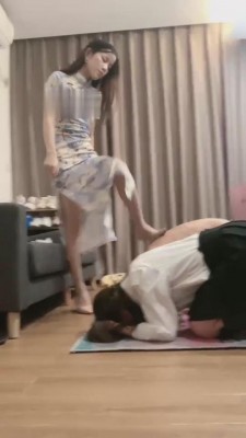 【希希子】欠债哥哥拿表妹抵债 bf6622 -套路艾彩视频