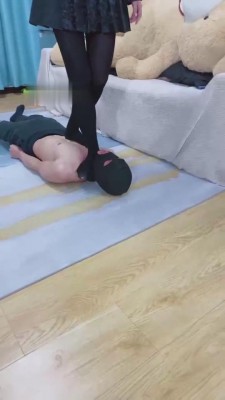 【二宝】地狱折磨踩头踩脖篇-全体重 bf6438 -套路艾彩视频
