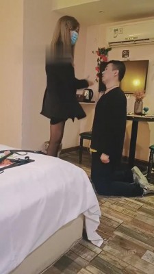 【开发素人】柠檬和她闺蜜闪闪酒店暴打男神 bf6632 -套路艾彩视频