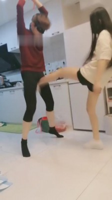 【傲柔】吊式捆绑提档踢肚子/头浸圣水盆窒息 bf8912 -套路艾彩视频