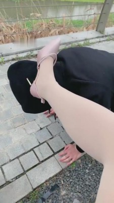 【欣悦】户外训骚狗 bf9049 -套路艾彩视频