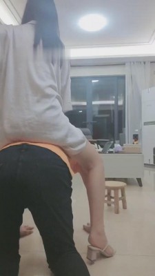 【嘤嘤S】跟男朋友继续玩家奴 -套路艾彩视频