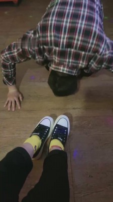 【圈内第一贱】KTV对着素人小姐姐犯贱 bf10472 -套路艾彩视频