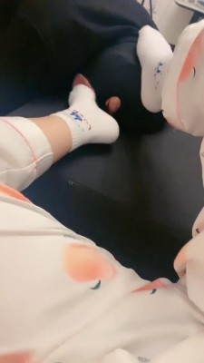 【玖幽】舔的好认真 JS22040701 -套路艾彩视频