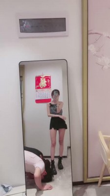 【希希子】情侣奴来姐姐脚下舔鞋 bf11315 -套路艾彩视频