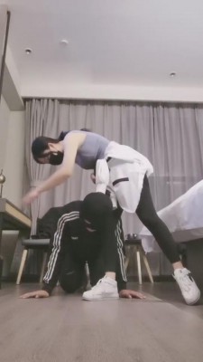 【杳杳】健身女神把教练绑起来虐 bf9843 -套路艾彩视频