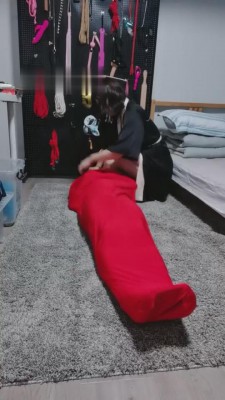 【乐爷】窒息到不能呼吸喝主人晨尿 bf8015 -套路艾彩视频