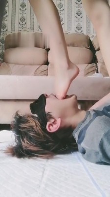 【傲柔】全体重深喉双脚插吐 bf8140 -套路艾彩视频